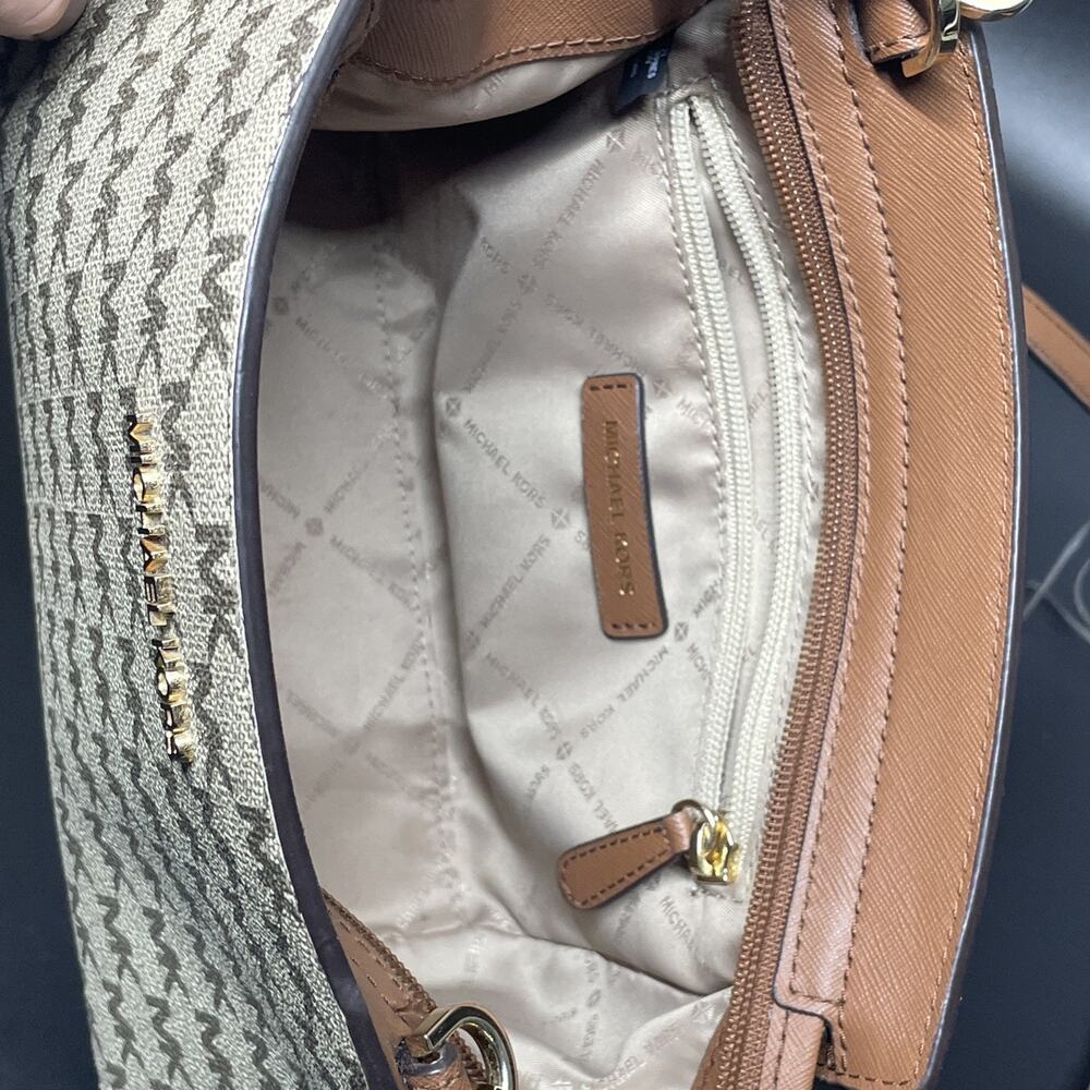 Michael Kors Selma Med Leather Logo Messenger Crossbody Bag Browns Strap DAMAGED - Picture 6 of 16